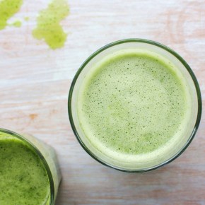 Miracle matcha & pineapple smoothie